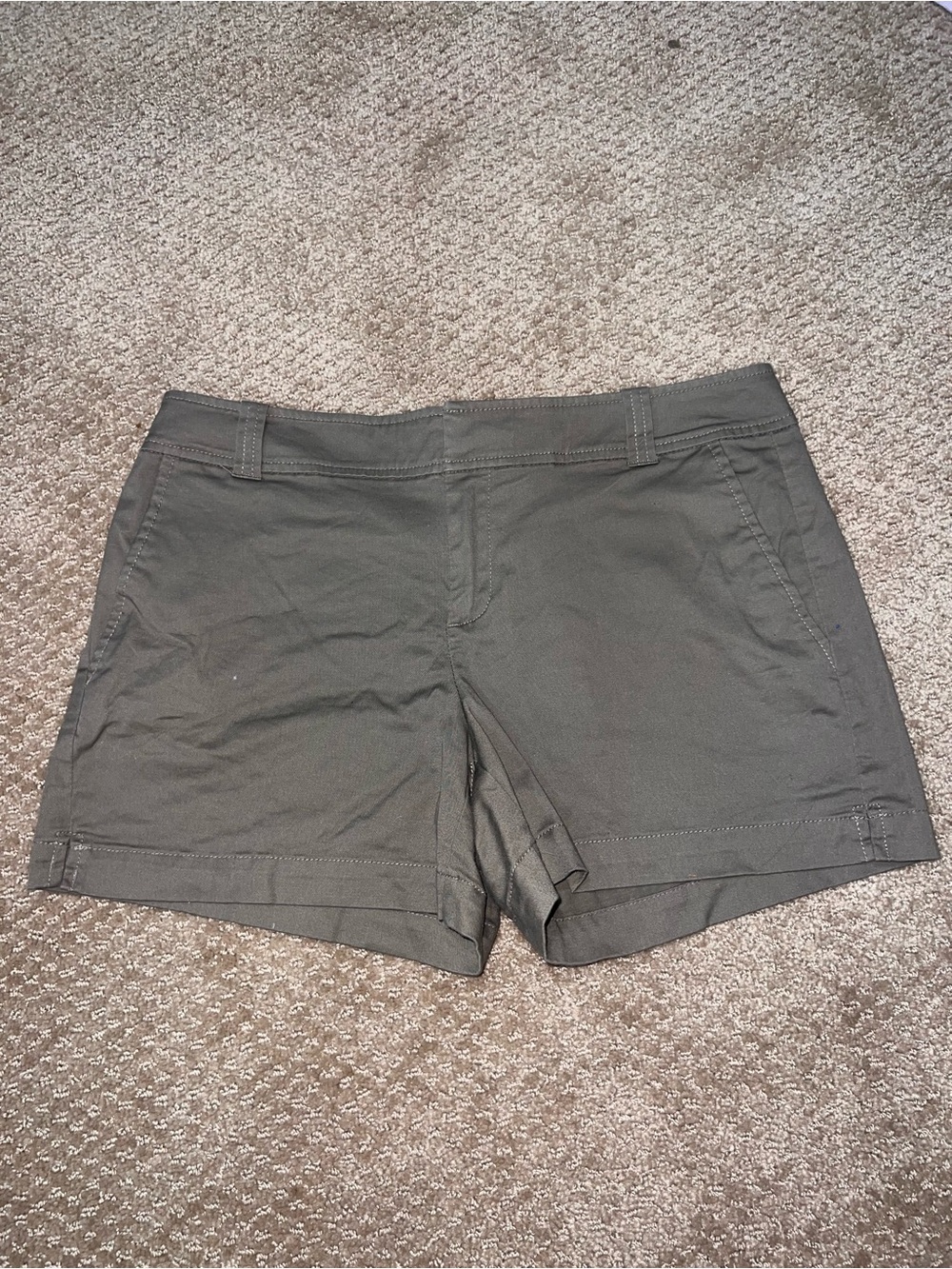 New York & Company Olive Green Women's Hampton 4” Shorts